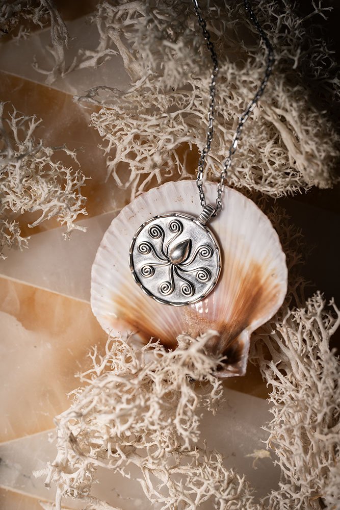COLLIER THALASSA
