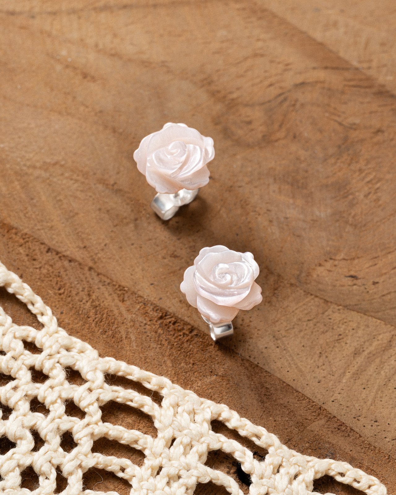 BOUCLES D'OREILLES ROSES NACRÉES