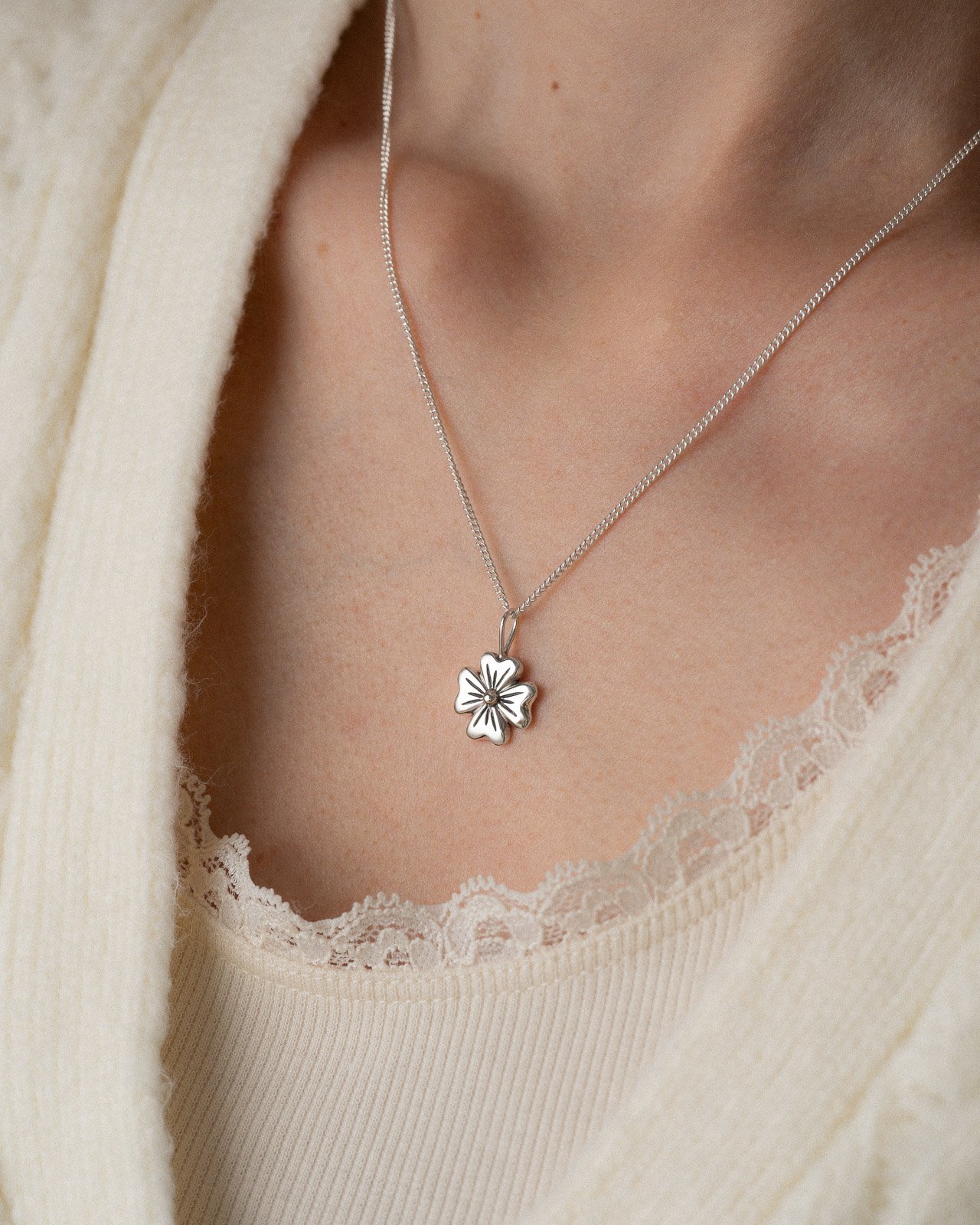 collier pétales