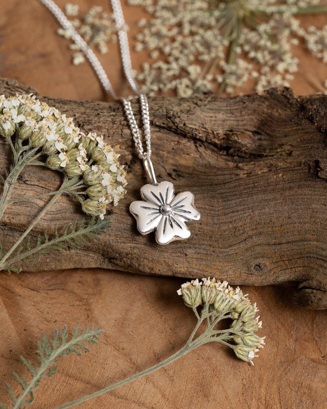 collier pétales