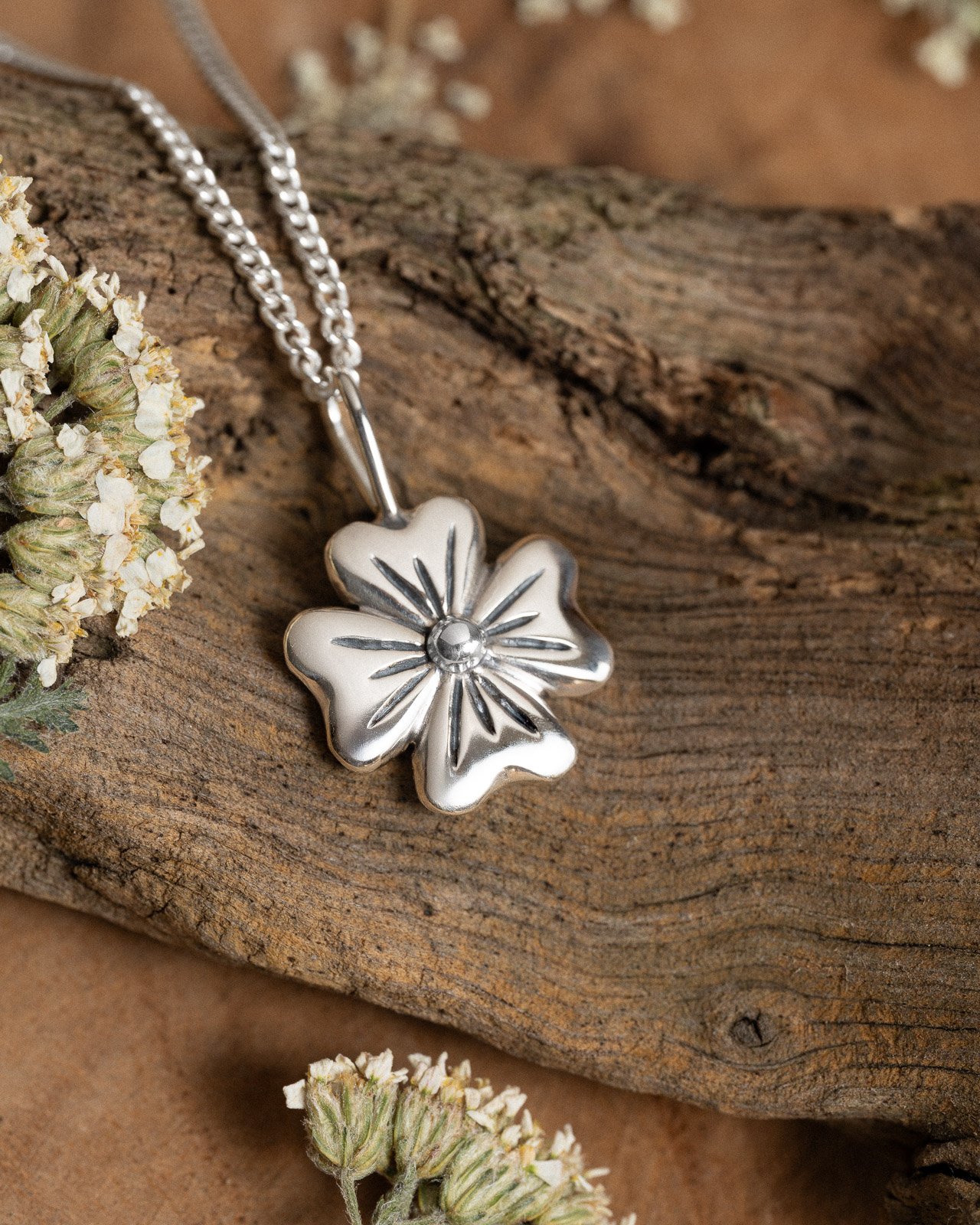 collier pétales